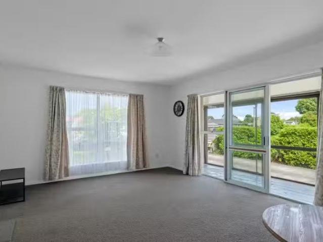 House for sale in Chaslands, Canterbury