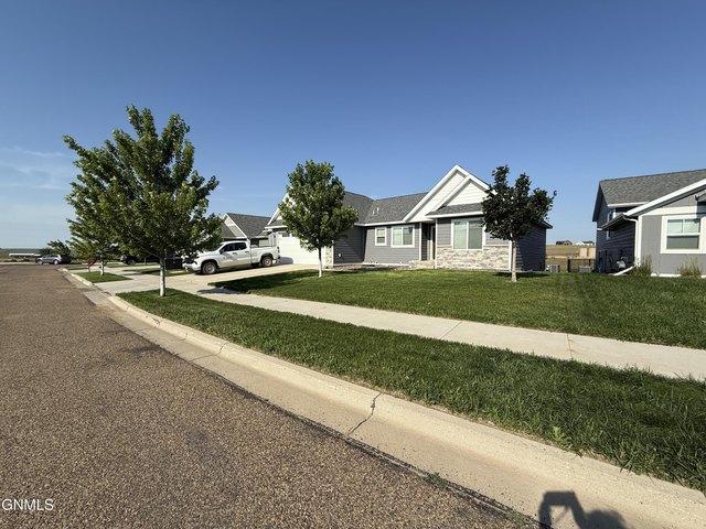 House for sale in Watford City, North Dakota