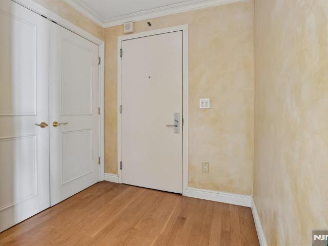 House for sale in Fort Lee, New Jersey