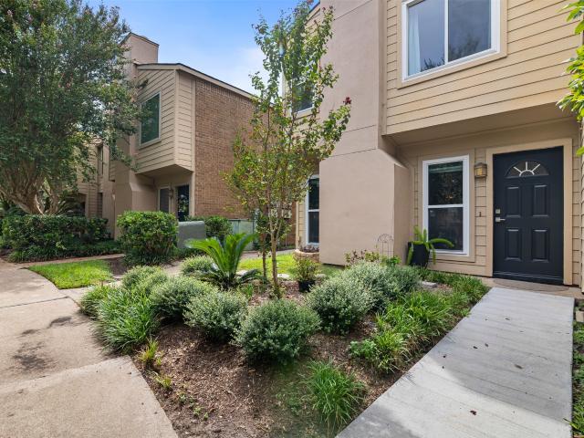 Townhouse for sale in Briar Forest, Houston