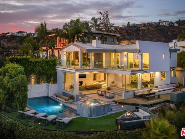 House for sale in Canoga Park, California