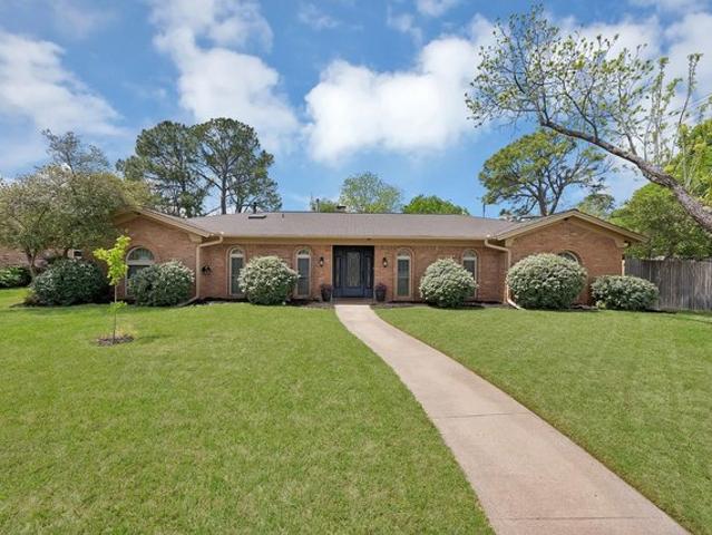 House for sale in Pantego, Texas