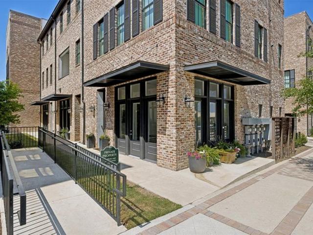 Townhouse for sale in Addison, Texas