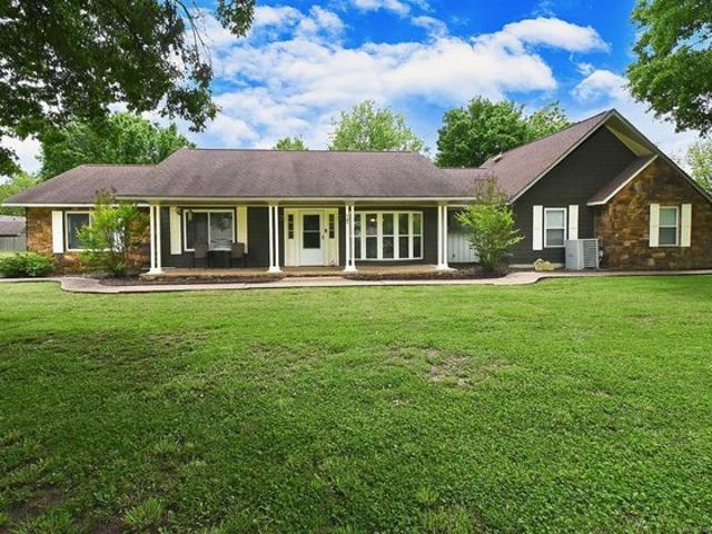 House for sale in Fort Gibson, Oklahoma
