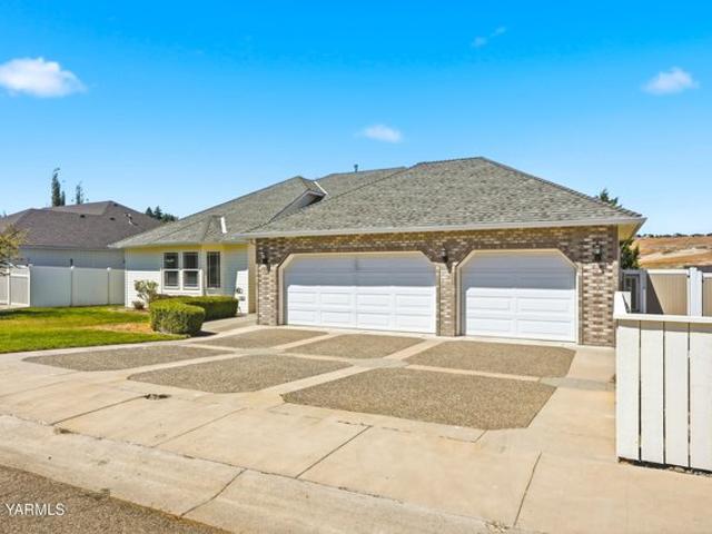 House for sale in Selah, Washington