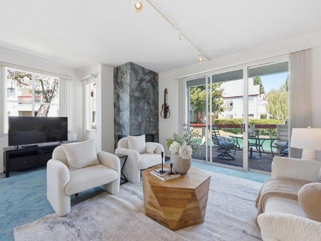 Townhouse for sale in San Mateo, California
