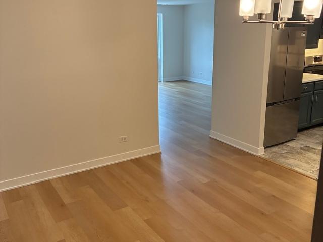 Condo for sale in Darien Lakes, Darien