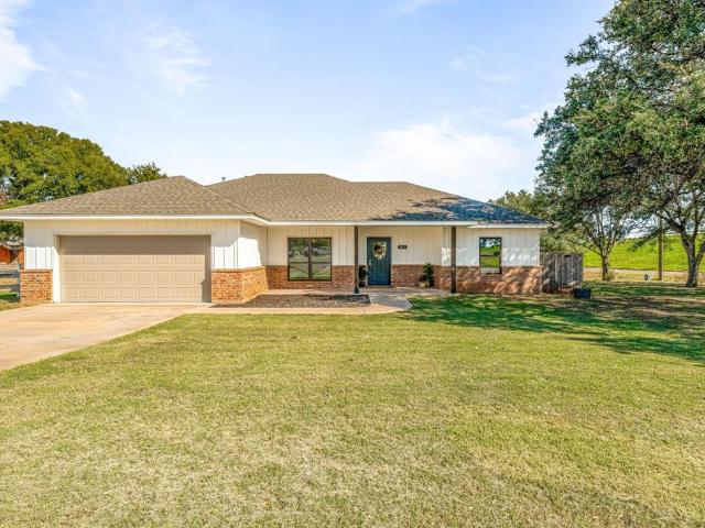 House for sale in Iowa Park, Texas