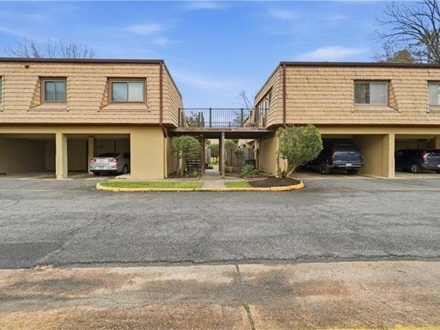 Townhouse for sale in Virginia