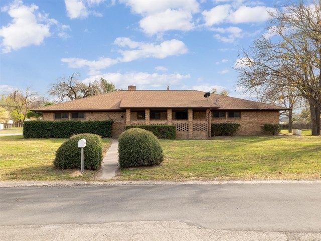 House for sale in Milam, Texas