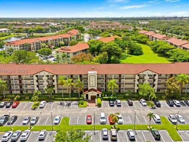 Condo for sale in Pembroke Pines, Florida