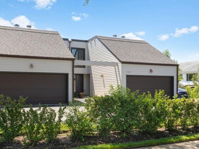 Townhouse for sale in Glenview, Illinois