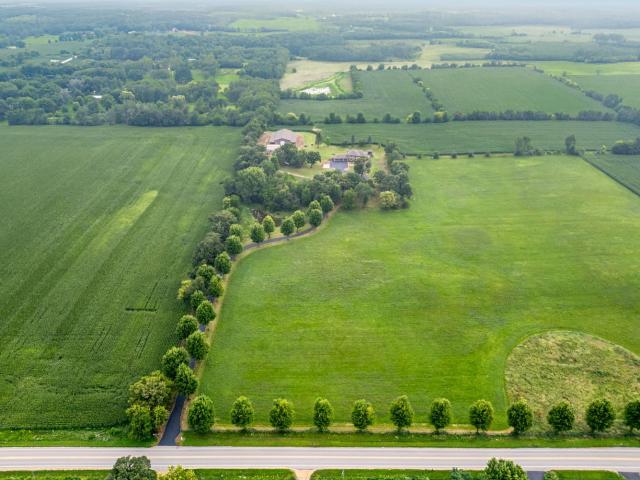 House for sale in Mchenry, Illinois