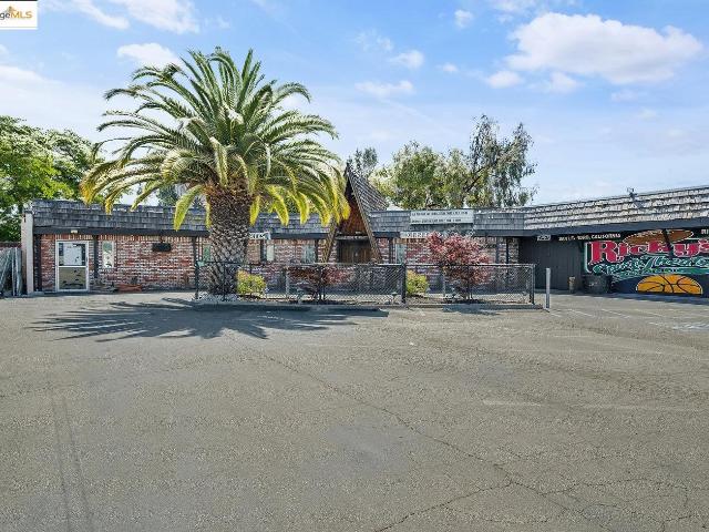 Commercial for sale in San Leandro