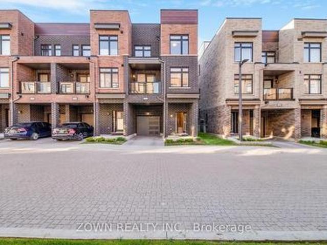Townhouse for sale in Durham, Ontario