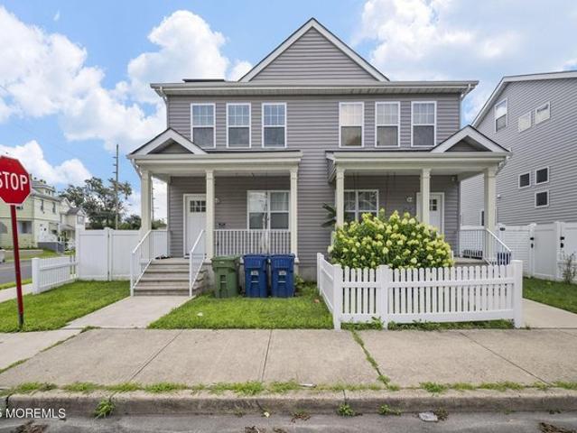 Townhouse for sale in Monmouth, New Jersey