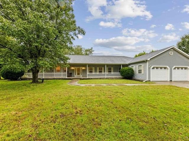 House for sale in Leavenworth, Leavenworth County