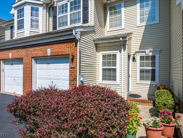 Townhouse for sale in South Plainfield, New Jersey