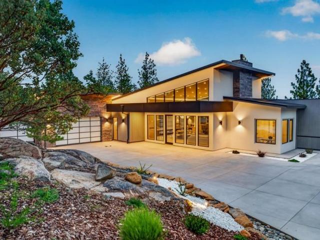 House for sale in Applegate, California