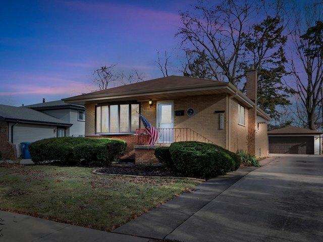 House for sale in Midlothian, Illinois