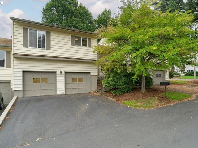 Townhouse for sale in Oregonia