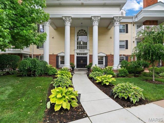 Condo for sale in Chesterfield, Missouri