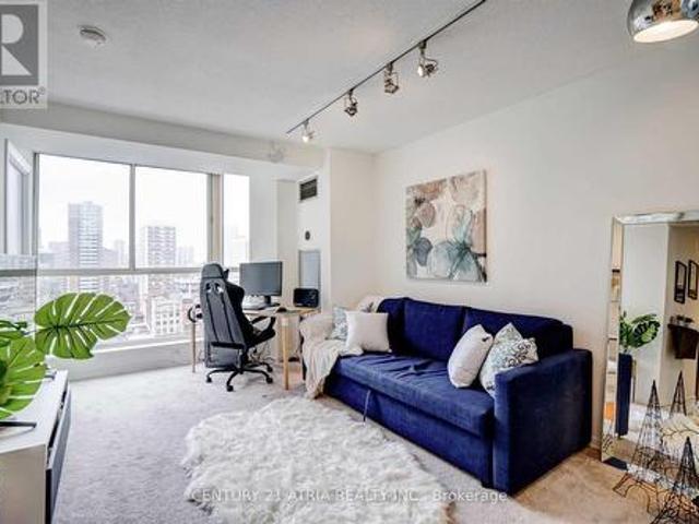 Property for rent in Toronto Centre, Toronto