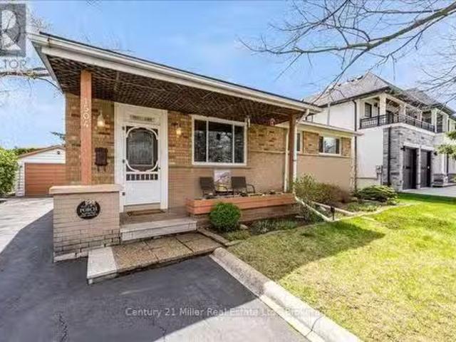 House for sale in Oakville, Ontario