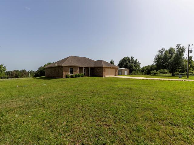 House for sale in Milam, Texas