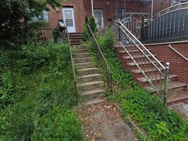 House for sale in Queens, Arverne