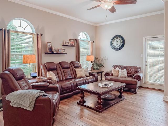 House for sale in Navarro, Texas