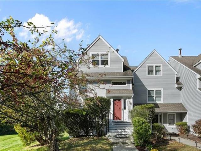Townhouse for sale in Middletown, Rhode Island