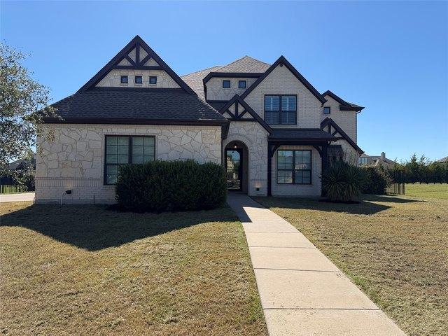 House for sale in Ennis, Ellis County