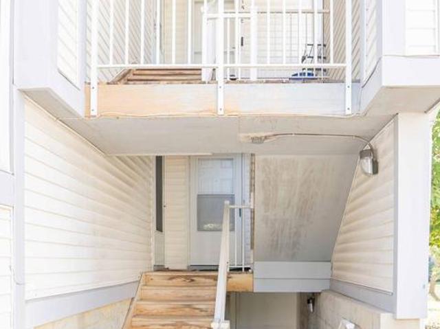 Townhouse for sale in Piscataway, New Jersey