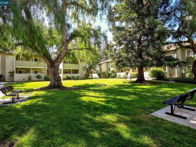 Condo for sale in Concord Condo for sale in Concord