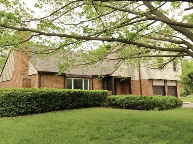 House for sale in Mchenry, Illinois