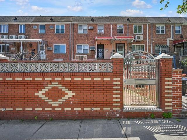 House for sale in Queens, Arverne