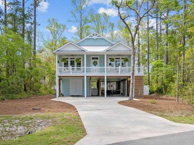 House for sale in Oak Island, North Carolina