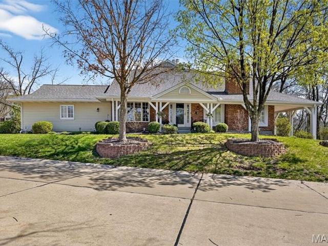 House for sale in Greens of Broadmoor Condominiums, Chesterfield