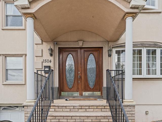 House for sale in Hudson, New Jersey
