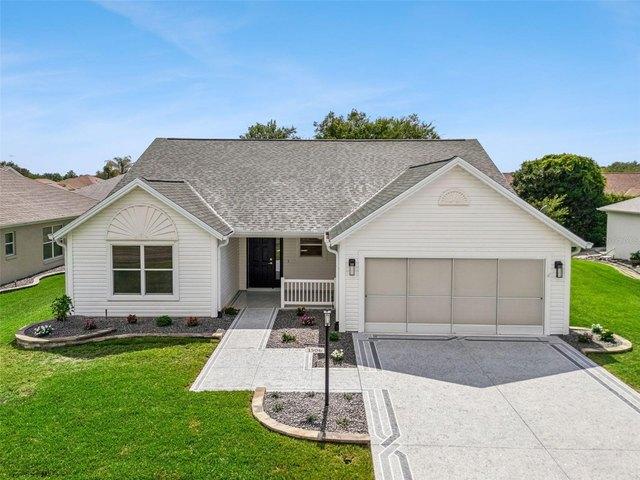 House for sale in Lady Lake, Florida