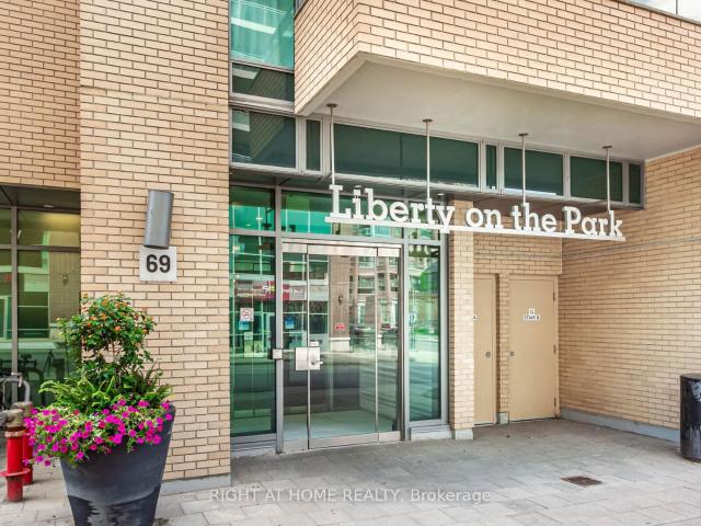 Condo for sale in Toronto, Golden Horseshoe