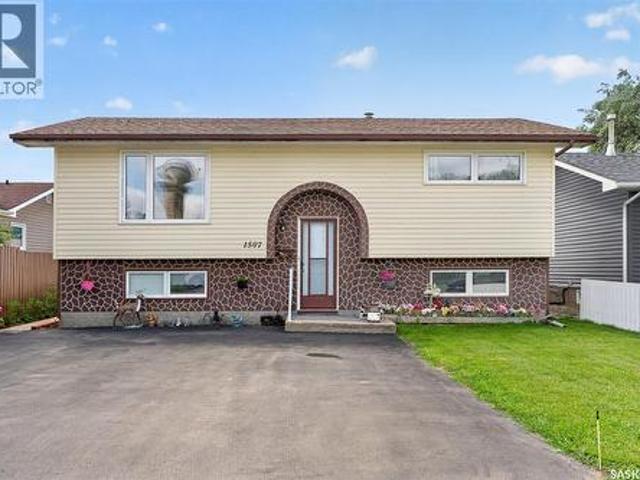 House for sale in Moose Jaw, Saskatchewan