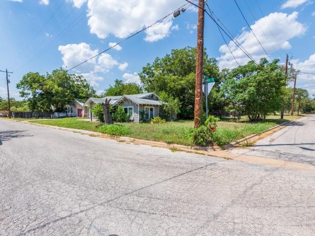 House for sale in Luling, Texas
