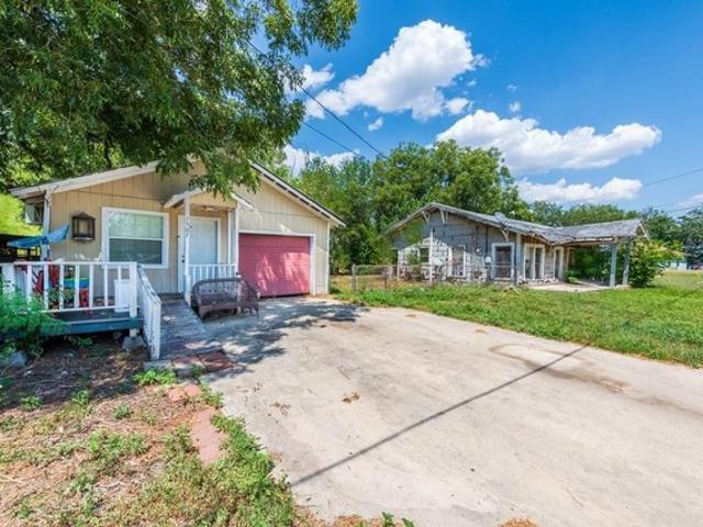 House for sale in Luling, Texas