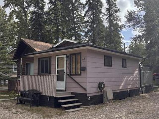 House for sale in Waskesiu Lake, Saskatchewan