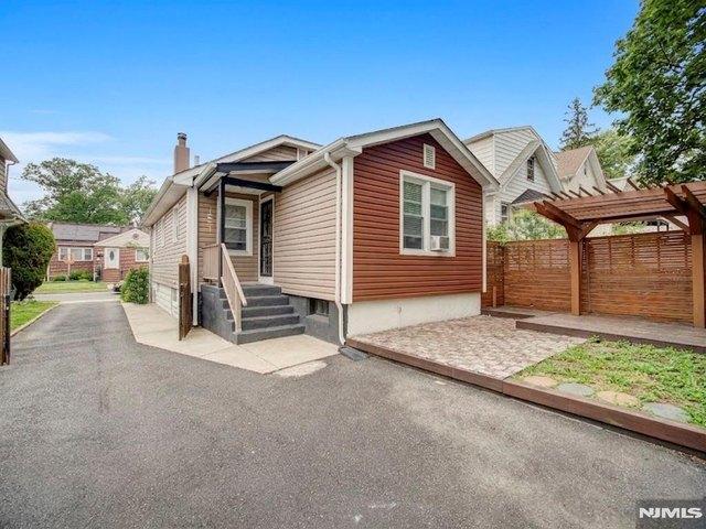 House for sale in Hillside, New Jersey