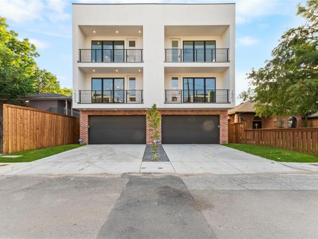 Townhouse for sale in Old East Dallas, Dallas