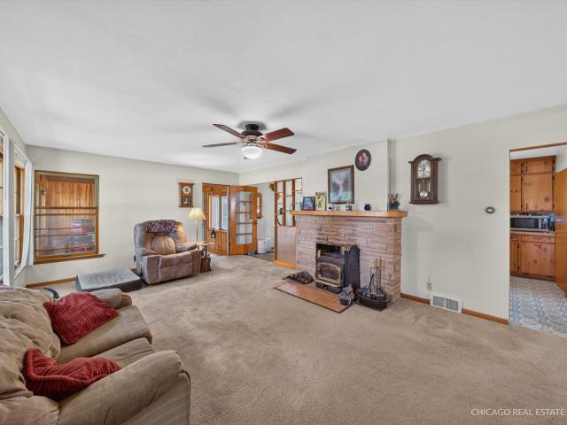 House for sale in Mchenry, Illinois