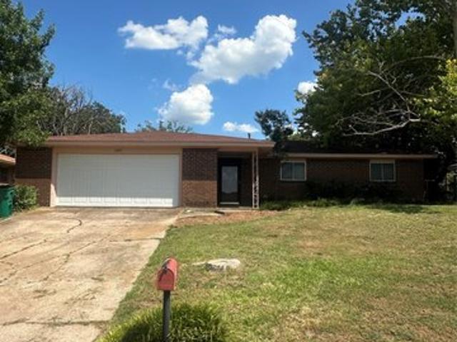 House for sale in Bowie, Texas